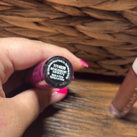 Wet n Wild Black and Purple Lipstick Set - Picture 5 of 6